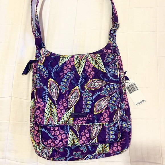 Vera Bradley Handbags - Vera Bradley Batik Leaves Mailbag purse